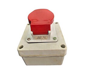 Tomada Industrial de Embutir 16A 380/440V Strahl