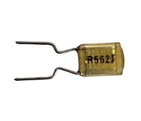 Capacitor Poliéster 5K6 x 50V= R562J
