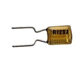 Capacitor Poliéster 12K x 50V = R123J