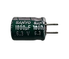 Capacitor Eletrolítico 1000uF x 6,3V RD 105º Sanyo Pré Cortado